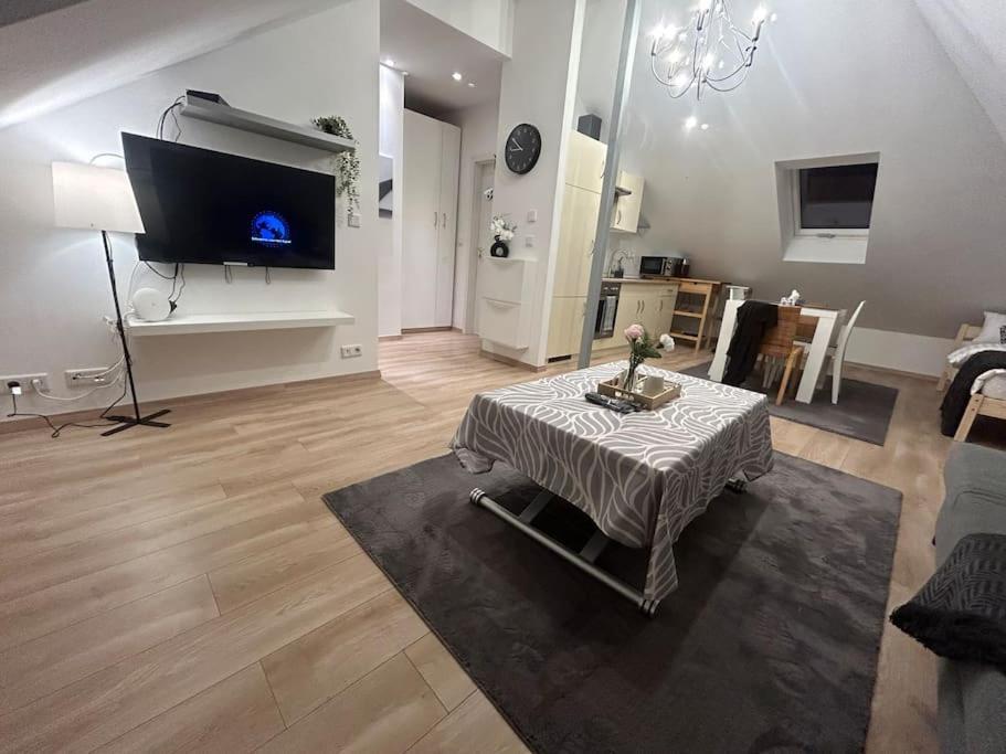 Apartment Im Herzen Von Ruesselsheim